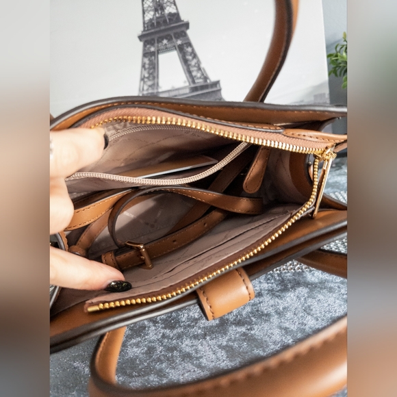 ❗️LOW START❗️Michael Kors Gabby Small Logo Satchel- NWT - Picture 16 of 16